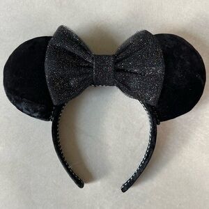 Small shop Black velvet Minnie mouse ears Glitter bow
